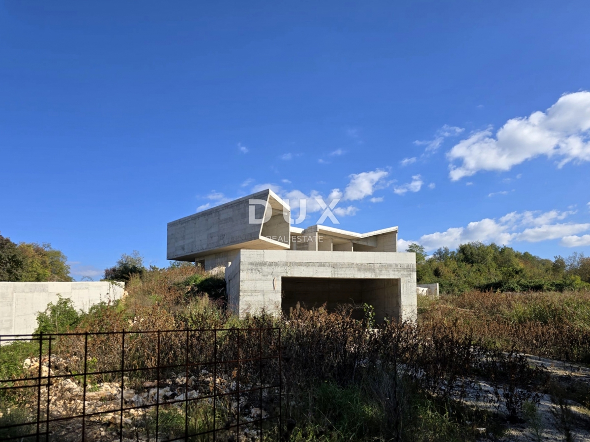 ISTRA, MOMJAN - Spektakularna vila na izjemni lokaciji v gradnji