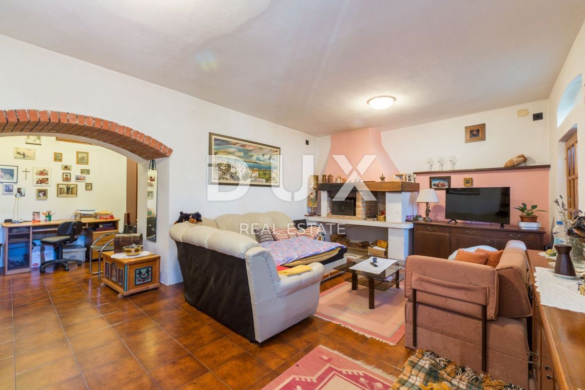 CRIKVENICA - Prostorna hiša s čudovitim pogledom na morje, 500 m od plaže