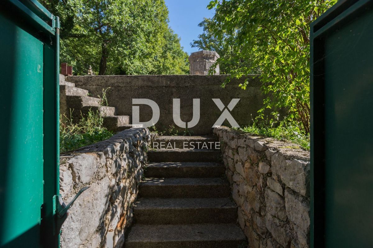 CRIKVENICA - Prostorna hiša s čudovitim pogledom na morje, 500 m od plaže