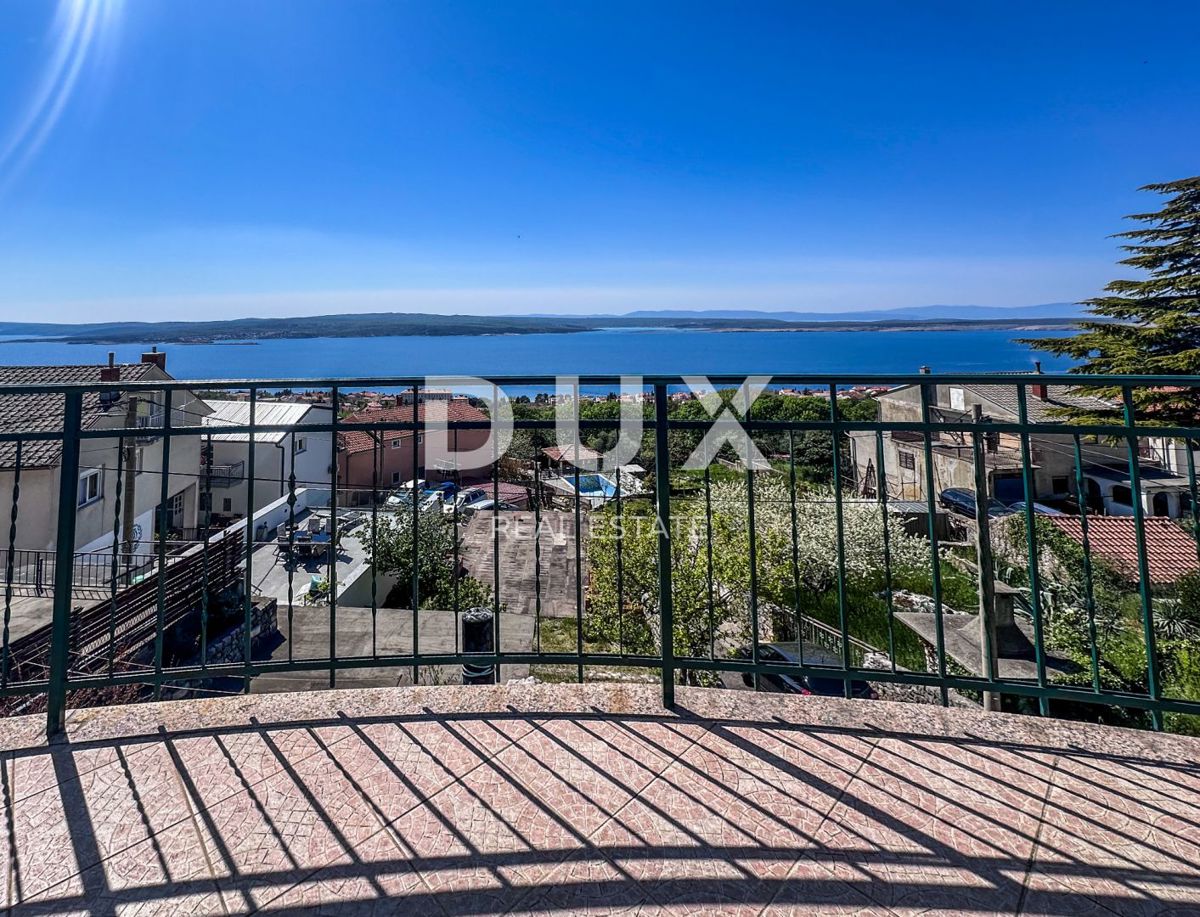 CRIKVENICA - Prostorna hiša s čudovitim pogledom na morje, 500 m od plaže