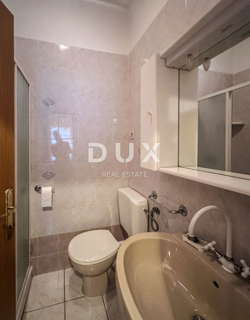 CRIKVENICA - Prostorna hiša s čudovitim pogledom na morje, 500 m od plaže