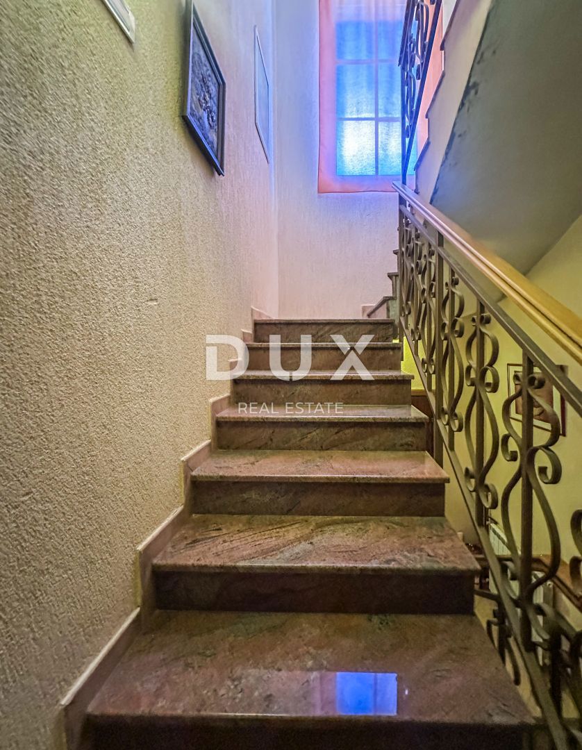 CRIKVENICA - Prostorna hiša s čudovitim pogledom na morje, 500 m od plaže