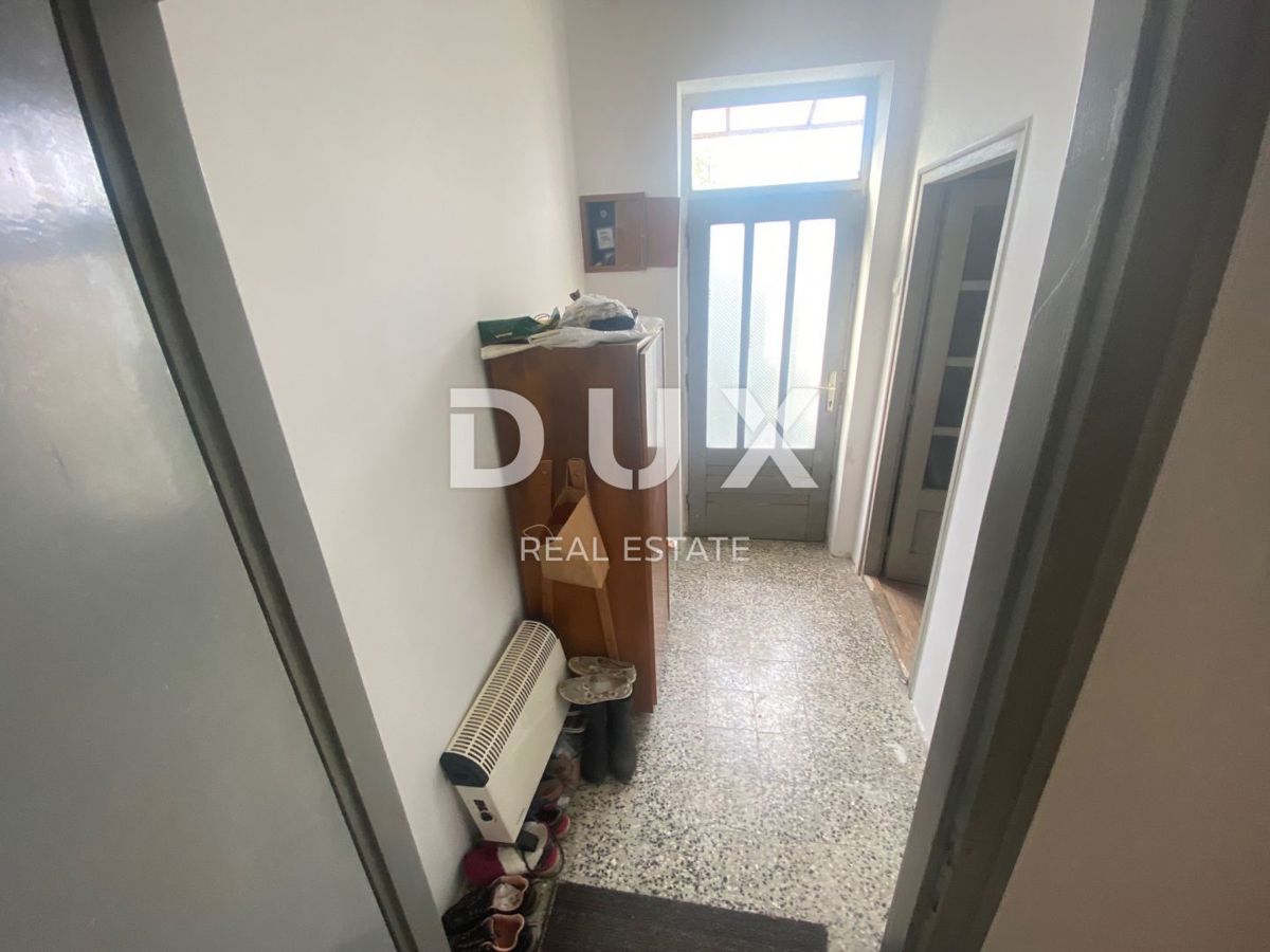 RIJEKA, ČAVLE - samostojna hiša + 4.000 m2 zazidljivega zemljišča na vrtu! PRILOŽNOST!