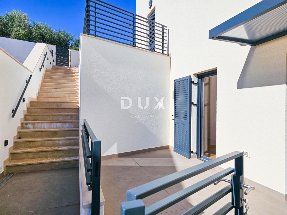 MALI LOŠINJ, CENTER - Stanovanje v novogradnji z garažnim parkirnim mestom - REDKO