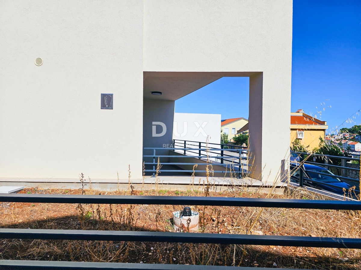 MALI LOŠINJ, CENTER - Stanovanje v novogradnji z garažnim parkirnim mestom - REDKO