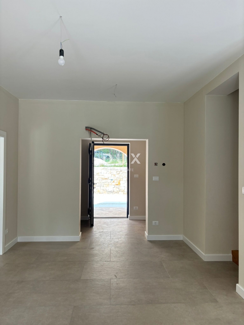 ISTRA, PAZIN - Čarobna mediteranska vila s pogledom na naravo - novogradnja! Edinstven slog!