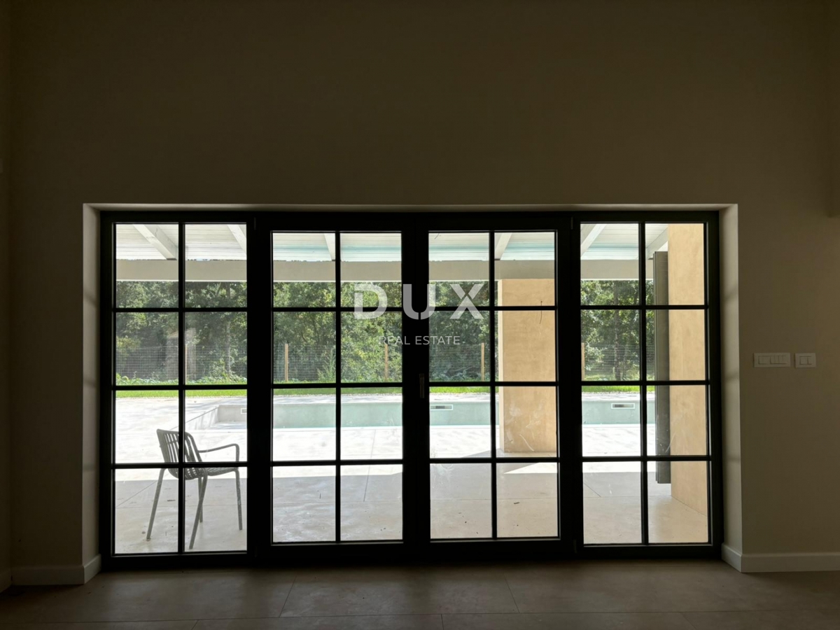 ISTRA, PAZIN - Čarobna mediteranska vila s pogledom na naravo - novogradnja! Edinstven slog!