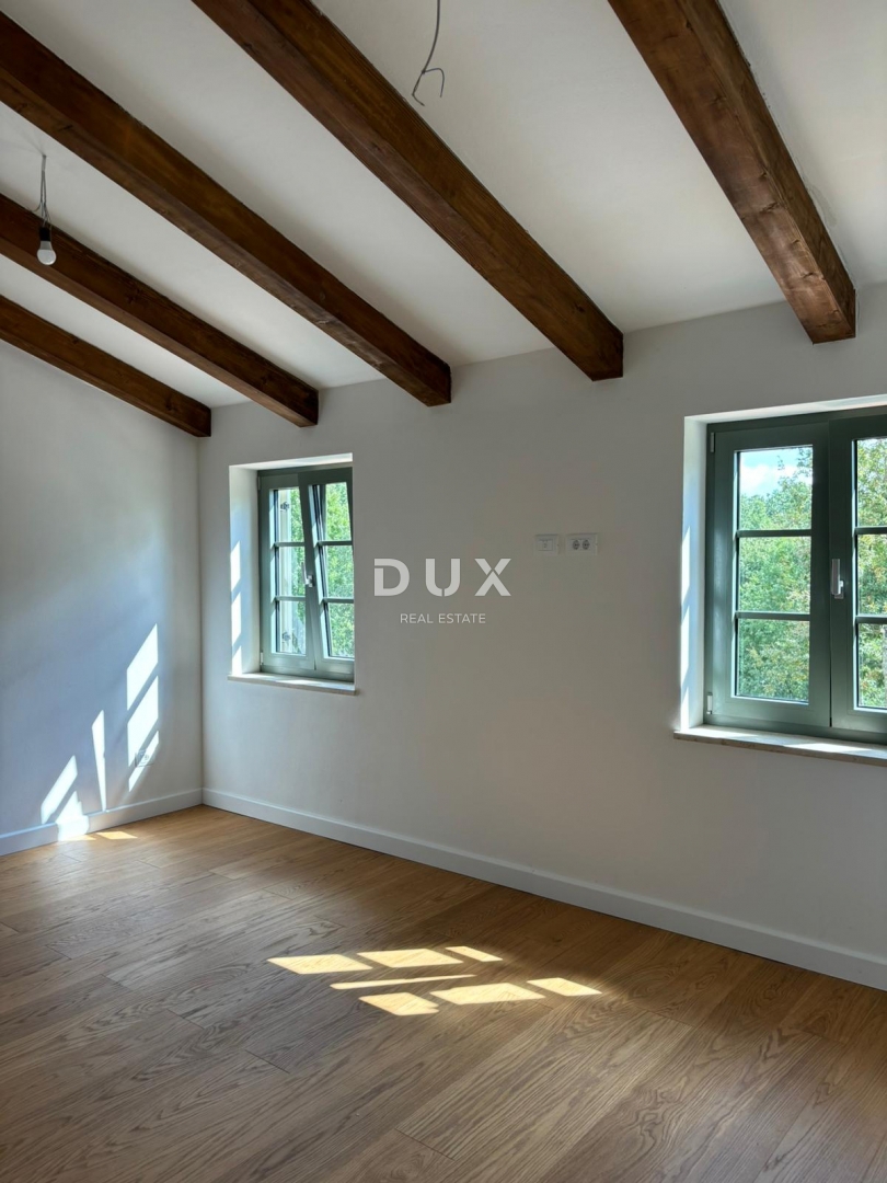 ISTRA, PAZIN - Čarobna mediteranska vila s pogledom na naravo - novogradnja! Edinstven slog!