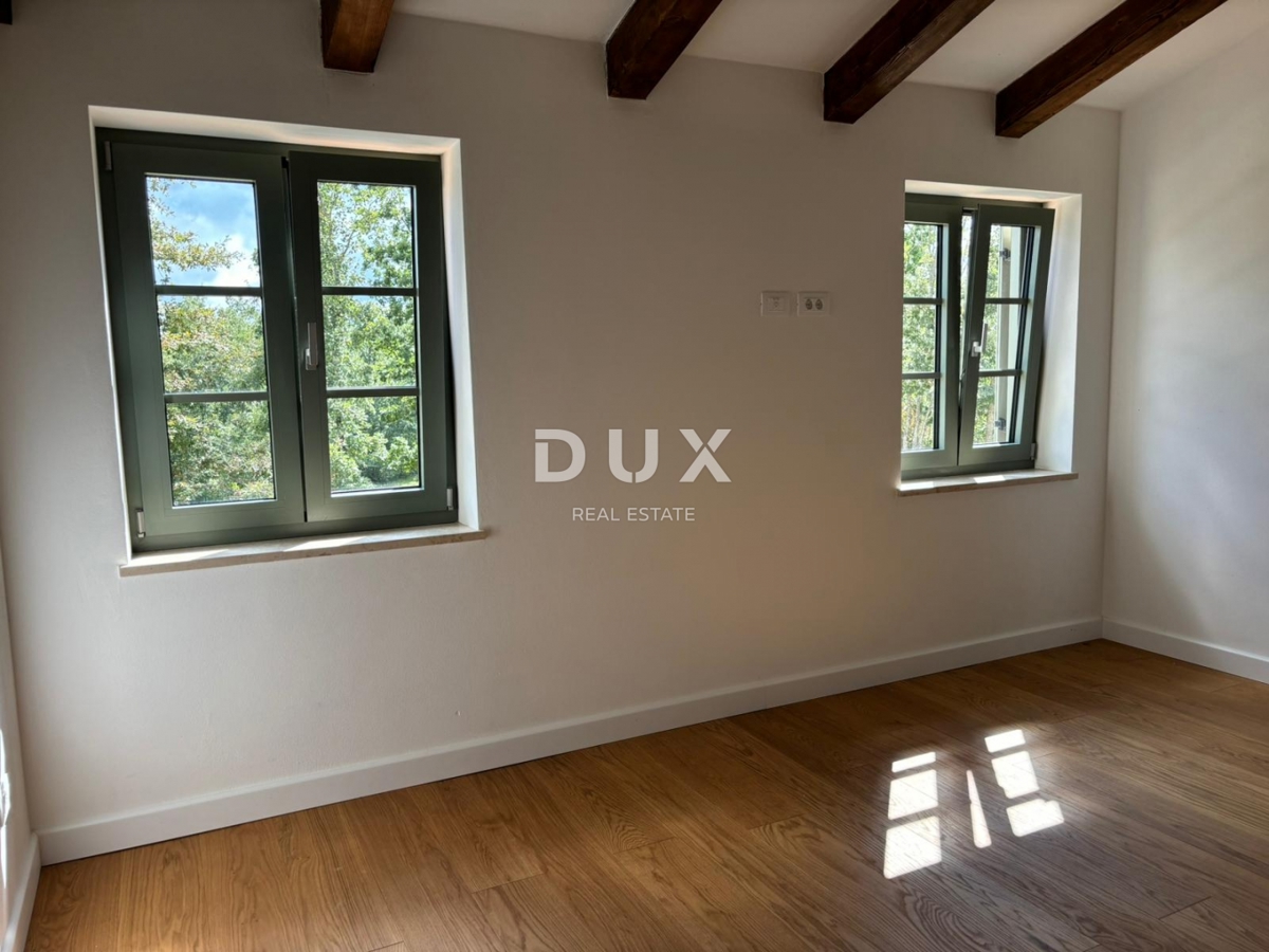 ISTRA, PAZIN - Čarobna mediteranska vila s pogledom na naravo - novogradnja! Edinstven slog!