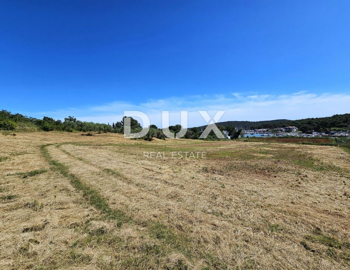 ISTRA, POMER - Urejeno gradbeno zemljišče s pogledom na morje, idealno za gradnjo vile/hiše/družinske hiše