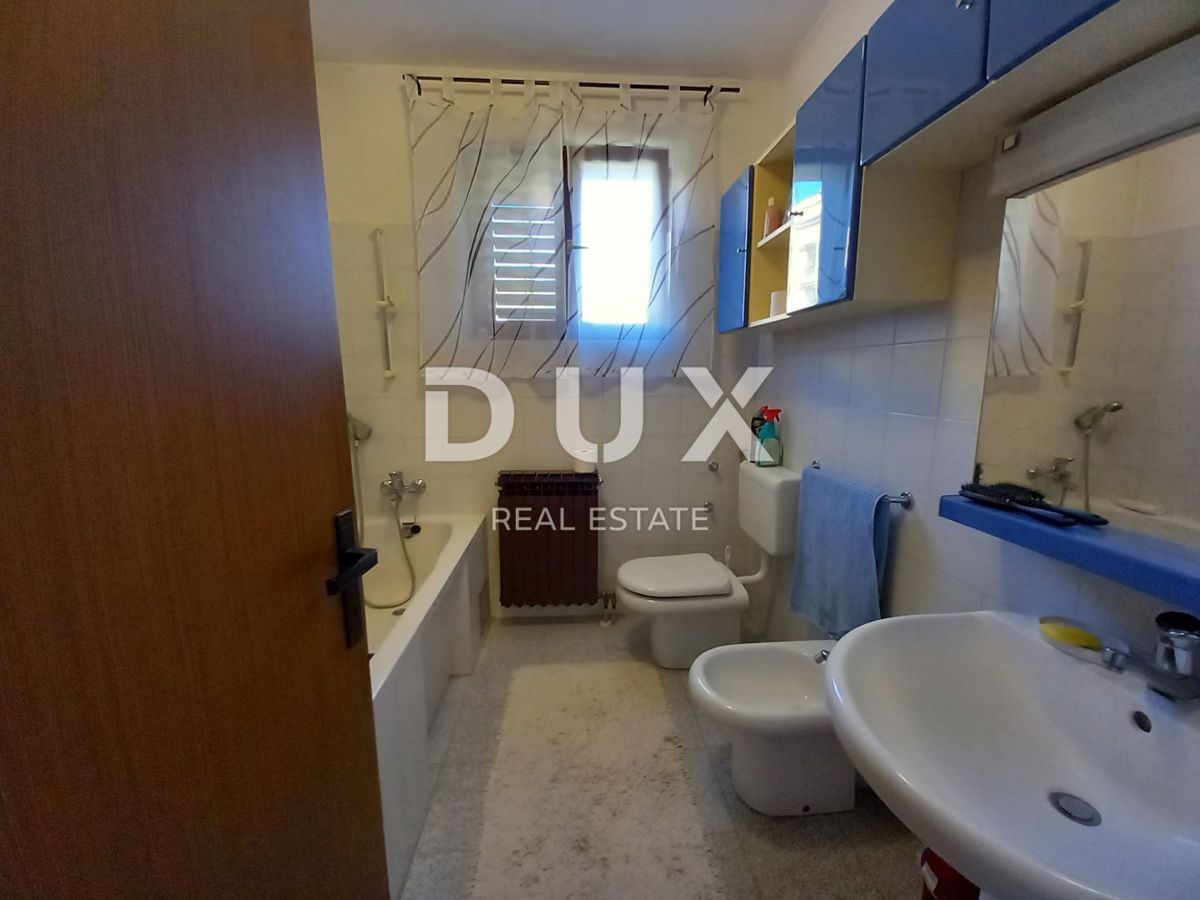 OPATIJA, MATULJI - družinska hiša s čudovitim vrtom nad centrom Opatije, pogled na morje, odlična lokacija