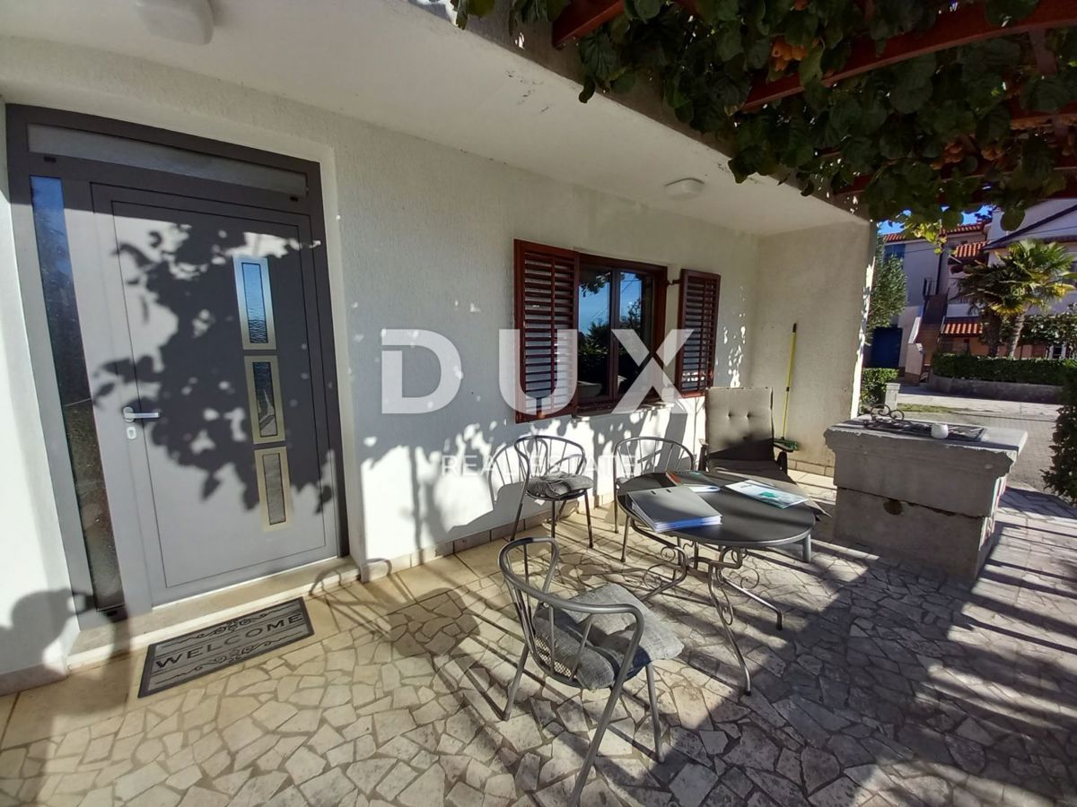 OPATIJA, MATULJI - družinska hiša s čudovitim vrtom nad centrom Opatije, pogled na morje, odlična lokacija