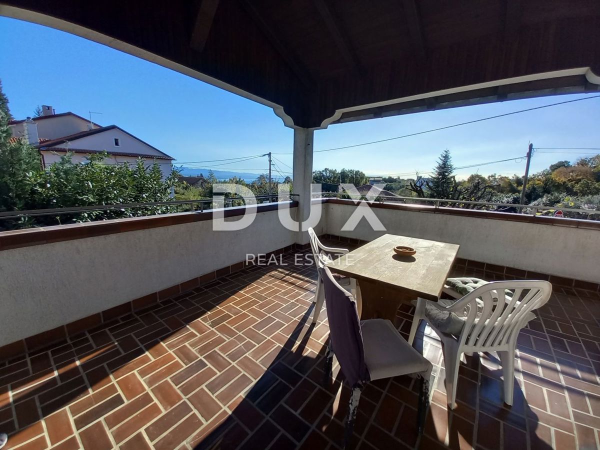 OPATIJA, MATULJI - družinska hiša s čudovitim vrtom nad centrom Opatije, pogled na morje, odlična lokacija