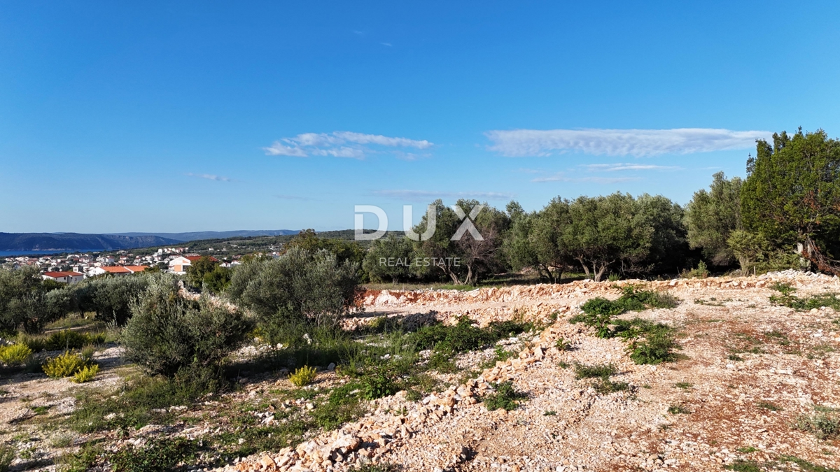 OTOK KRK, MESTO KRK - Zemljišče s pogledom na morje 758m2 - PRILOŽNOST!