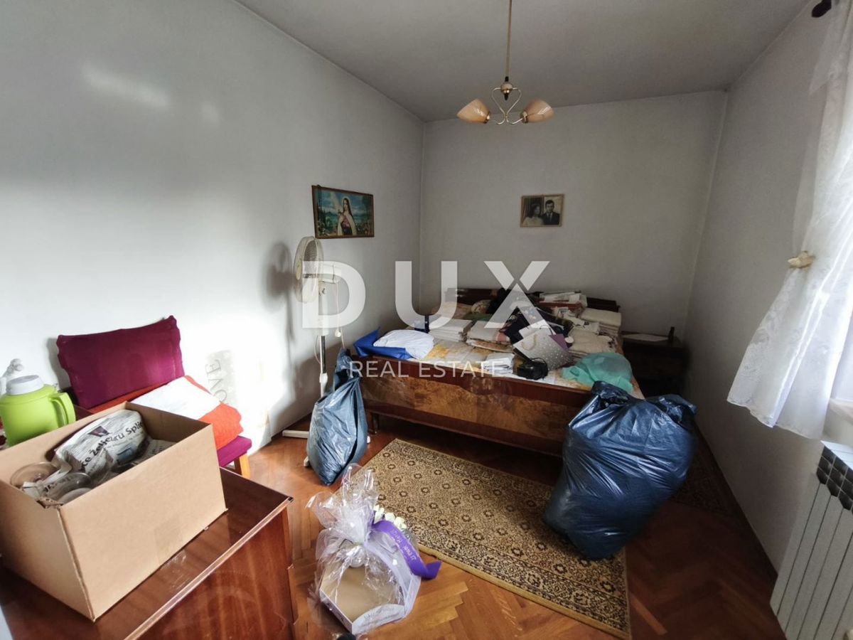 ISTRA, BARBAN – HIŠA S POMOŽNIM OBJEKTOM IN PROSTORNIM ZEMLJIŠČEM V MIRNIH ŠAJINAH