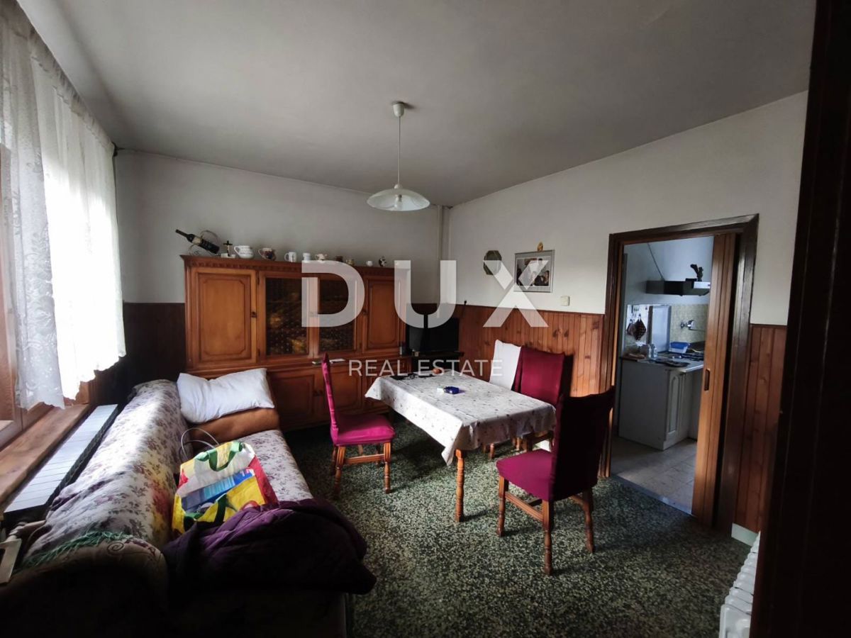 ISTRA, BARBAN – HIŠA S POMOŽNIM OBJEKTOM IN PROSTORNIM ZEMLJIŠČEM V MIRNIH ŠAJINAH