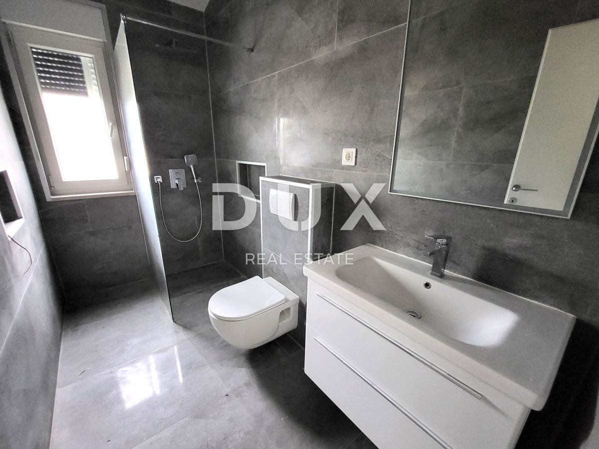 ISTRA, TINJAN - Montažna hiša z bazenom 