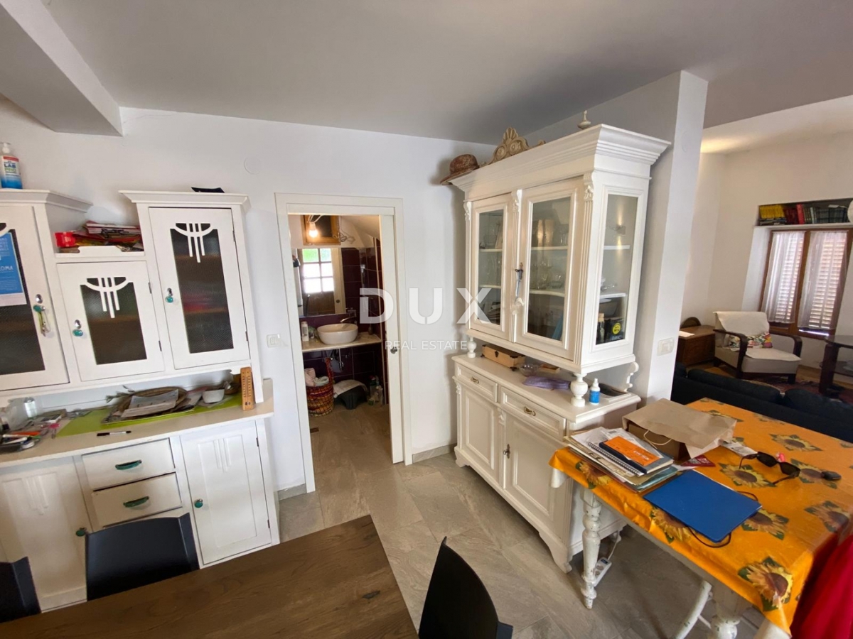 BAKAR, KRASICA - samostojna hiša z dvoriščem na odlični lokaciji! PRILOŽNOST!