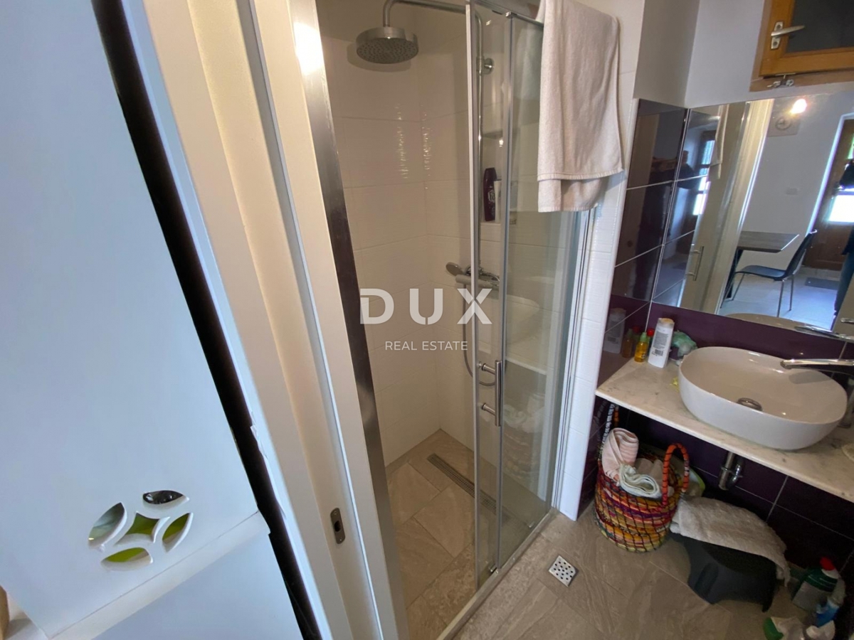 BAKAR, KRASICA - samostojna hiša z dvoriščem na odlični lokaciji! PRILOŽNOST!