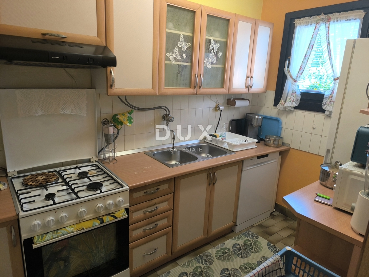 ISTRA, PULA - Stanovanje s 3 spalnicami in dnevno sobo v centru mesta s parkirnim mestom 83 m2