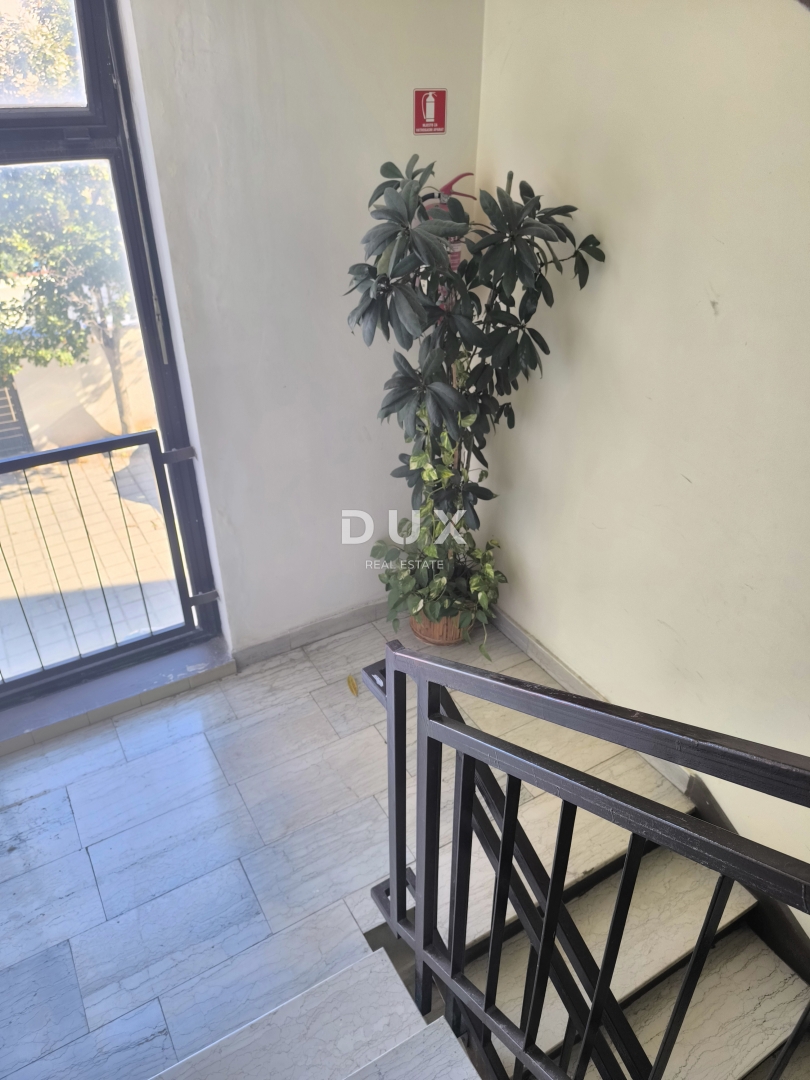 ISTRA, PULA - Stanovanje s 3 spalnicami in dnevno sobo v centru mesta s parkirnim mestom 83 m2