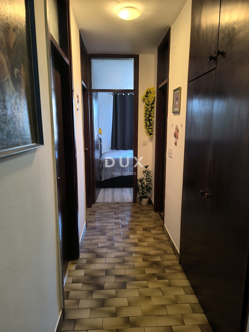 ISTRA, PULA - Stanovanje s 3 spalnicami in dnevno sobo v centru mesta s parkirnim mestom 83 m2