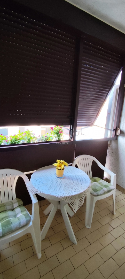 ISTRA, PULA - Stanovanje s 3 spalnicami in dnevno sobo v centru mesta s parkirnim mestom 83 m2