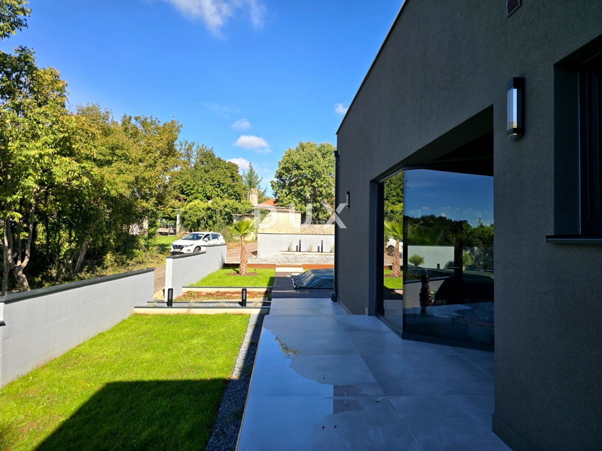 ISTRA, BARBAN - Hiša z dvema bazenoma na robu vasi