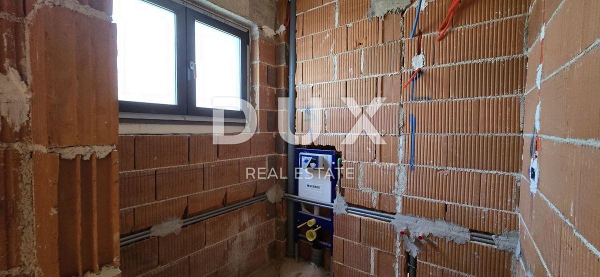 ISTRA, BARBAN - Hiša z dvema bazenoma na robu vasi