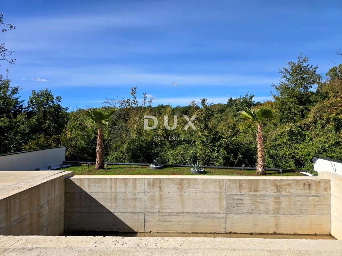 ISTRA, BARBAN - Hiša z dvema bazenoma na robu vasi