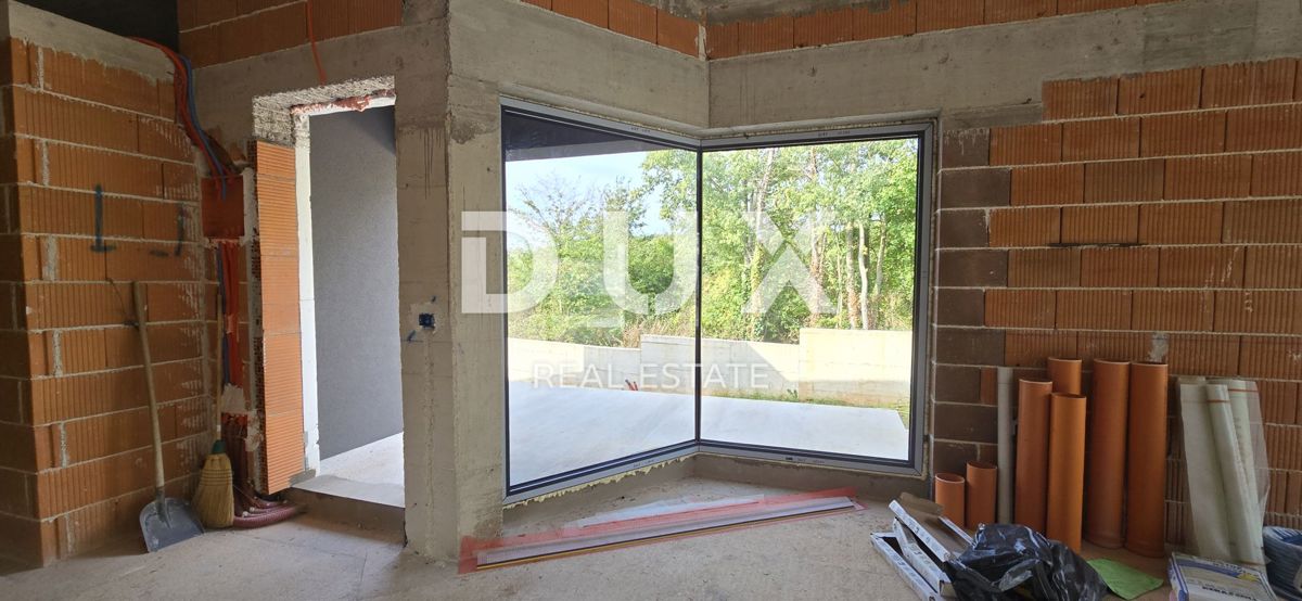 ISTRA, BARBAN - Hiša z dvema bazenoma na robu vasi