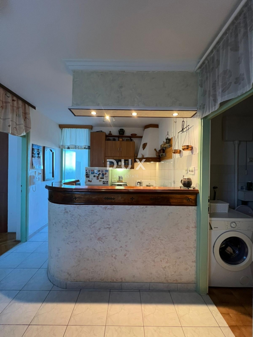 ISTRA, PULA - Stanovanje v 12. nadstropju s panoramskim razgledom na najbolj iskani lokaciji v Pulju!