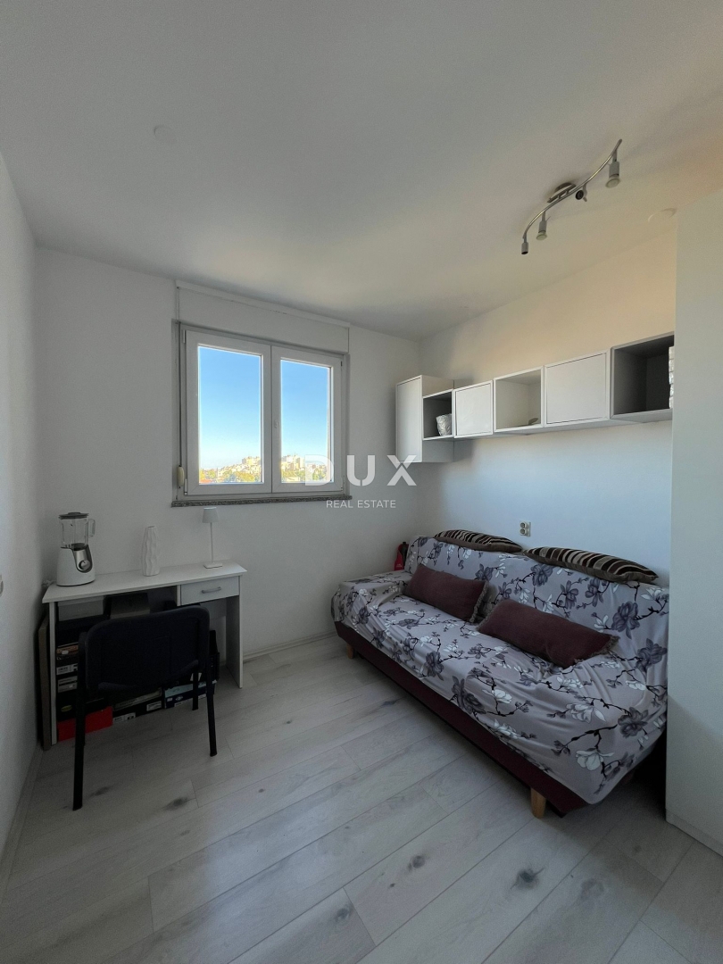 ISTRA, PULA - Stanovanje v 12. nadstropju s panoramskim razgledom na najbolj iskani lokaciji v Pulju!