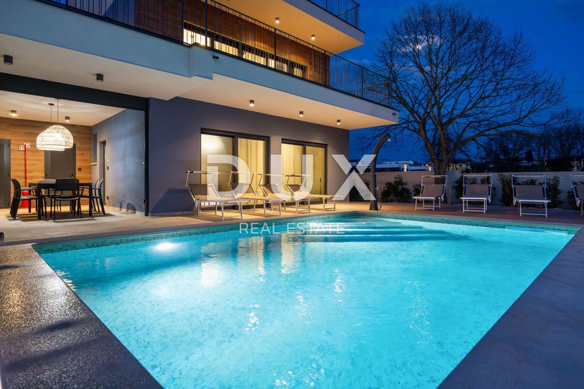 ISTRA, BANJOLE - Sodobna vila dvojček ob morju!