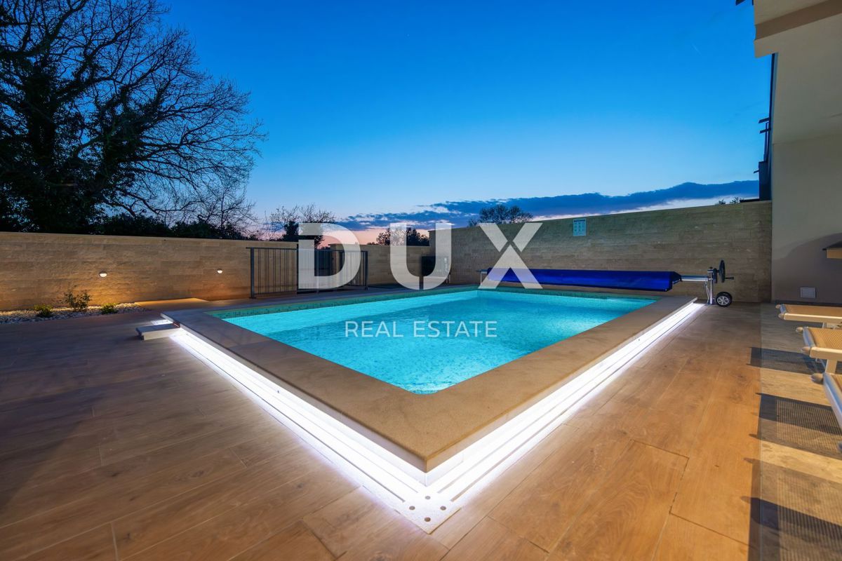 ISTRA, BANJOLE - Sodobna vila dvojček ob morju!