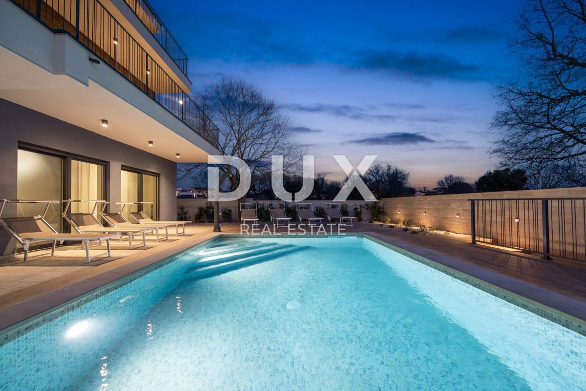 ISTRA, BANJOLE - Sodobna vila dvojček ob morju!