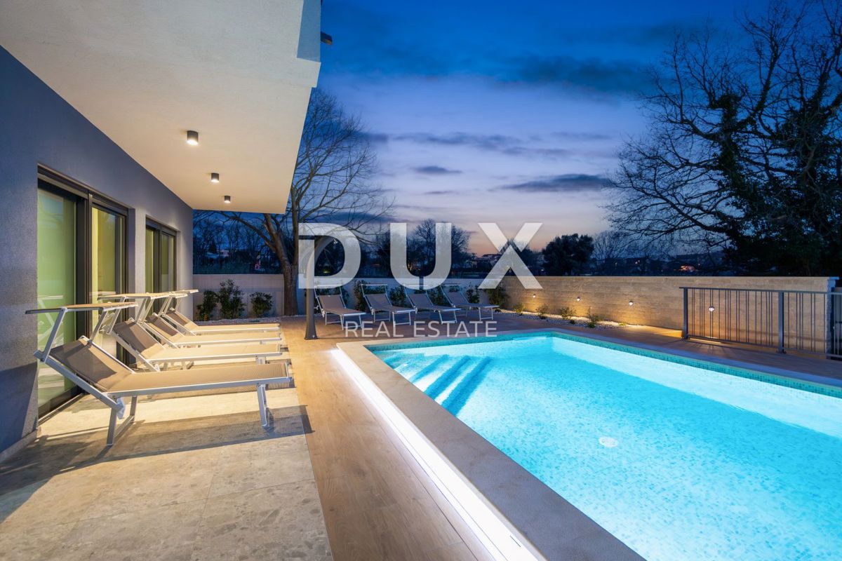 ISTRA, BANJOLE - Sodobna vila dvojček ob morju!