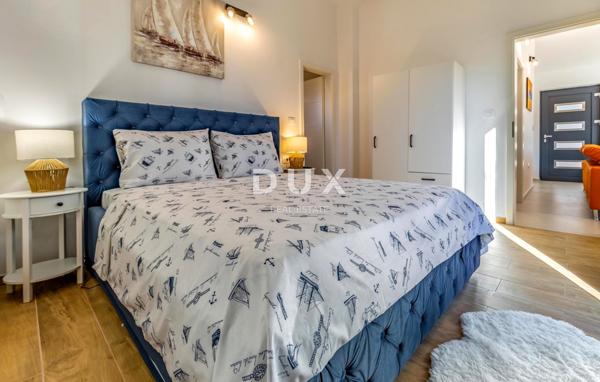 ISTRA, MARČANA - Hiša z bazenom na robu vasi