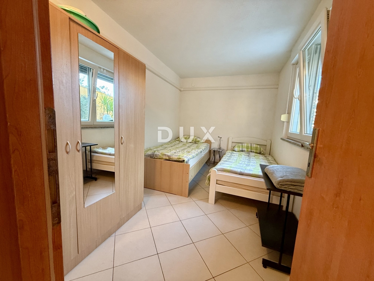 CRIKVENICA, JADRANOVO - 3 SPALNICE + DNEVNA SOBA, 86 m2, TERASA, blizu morja!