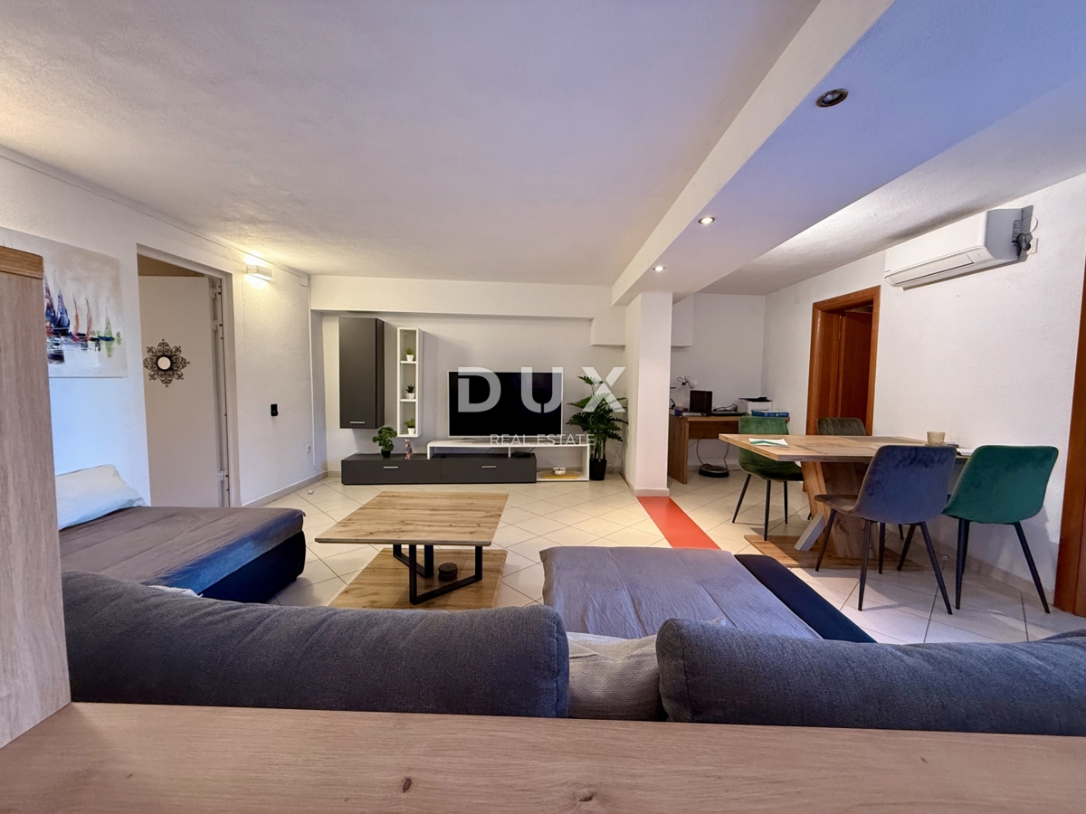 CRIKVENICA, JADRANOVO - 3 SPALNICE + DNEVNA SOBA, 86 m2, TERASA, blizu morja!