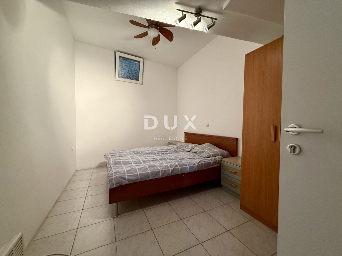 CRIKVENICA, JADRANOVO - 3 SPALNICE + DNEVNA SOBA, 86 m2, TERASA, blizu morja!