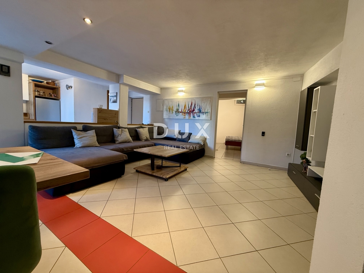 CRIKVENICA, JADRANOVO - 3 SPALNICE + DNEVNA SOBA, 86 m2, TERASA, blizu morja!