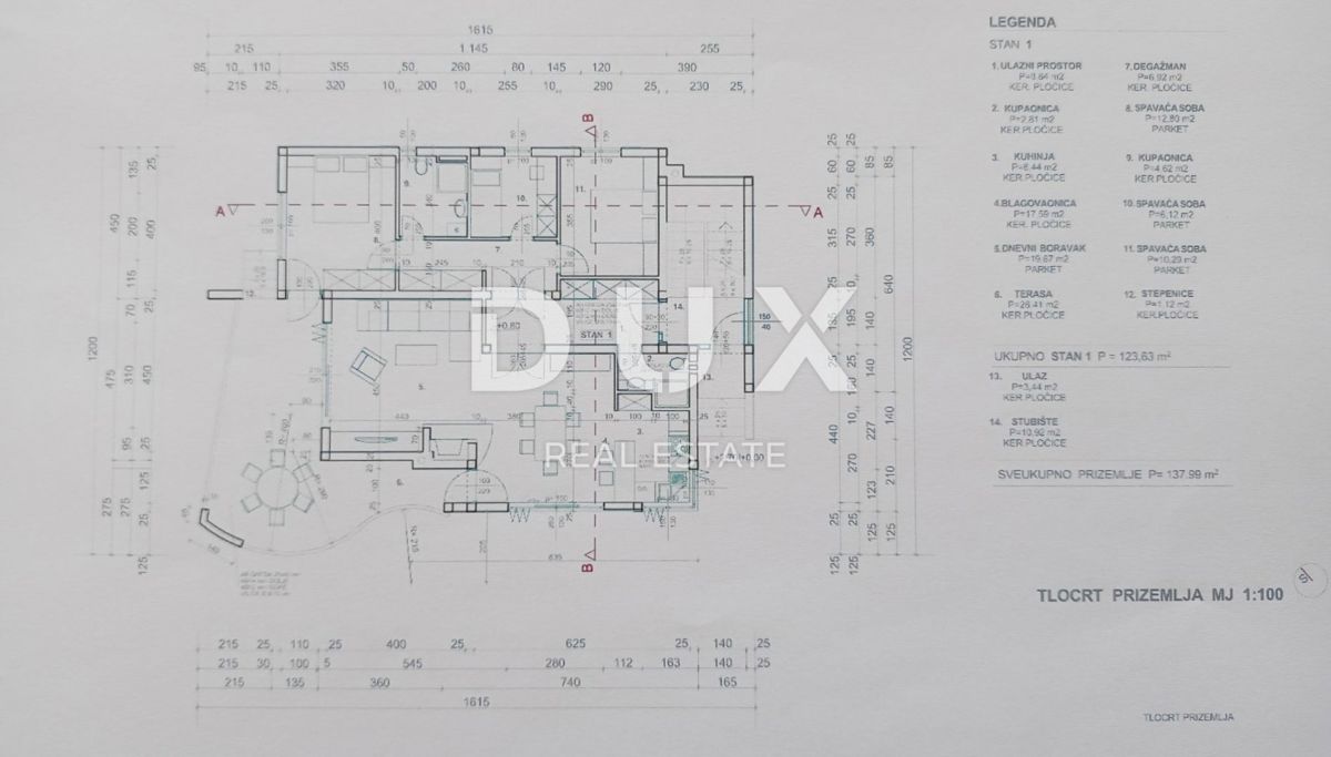 PAKOŠTANE - Prostorna hiša s tremi apartmaji