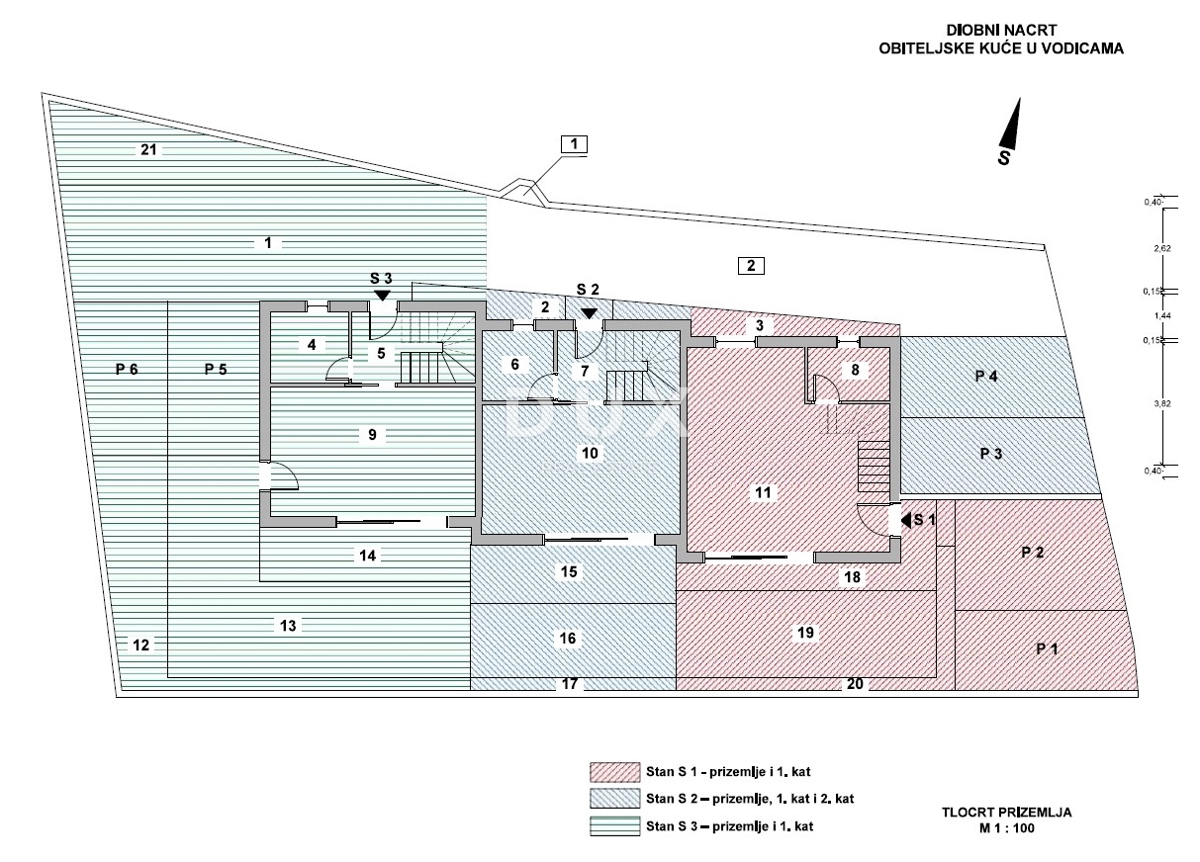 ŠIBENIK, VODICE - Ekskluzivno trietažno stanovanje v bližini plaže s spektakularnim pogledom na morje