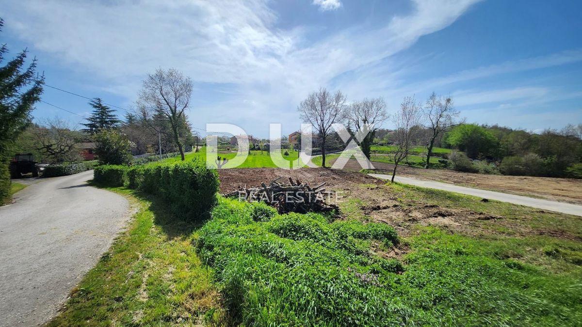 ISTRA, GRAČIŠĆE – Gradbeno zemljišče v osrčju zelene Istre