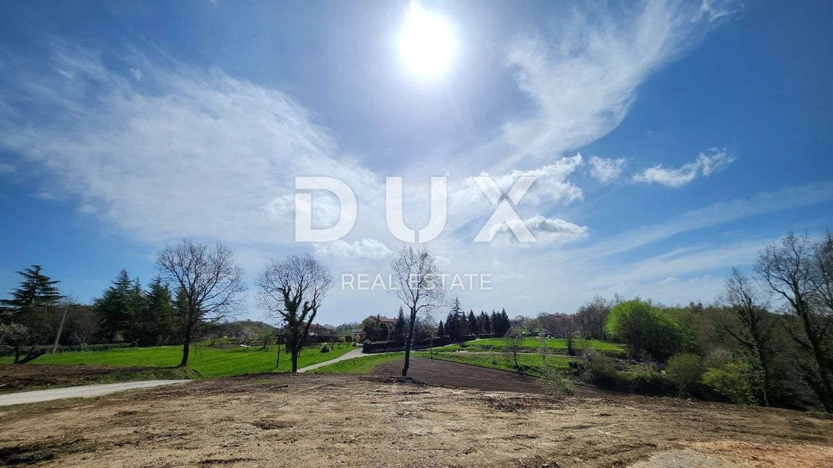 ISTRA, GRAČIŠĆE – Gradbeno zemljišče v osrčju zelene Istre