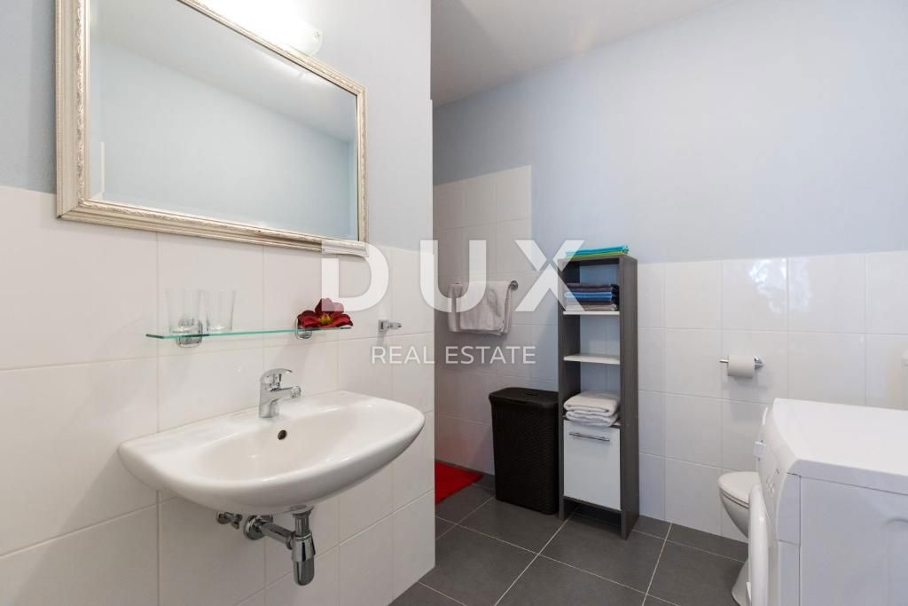 LOVRAN, LIGANJ - Hiša z vrhunskim vrtom in panoramskim pogledom na morje