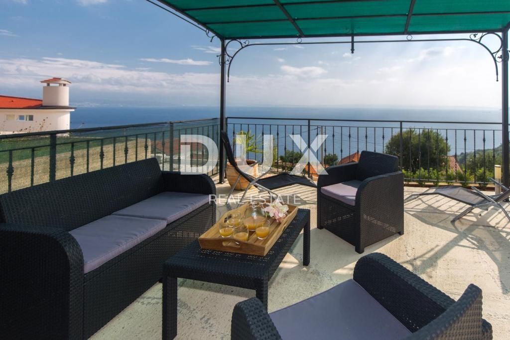 LOVRAN, LIGANJ - Hiša z vrhunskim vrtom in panoramskim pogledom na morje