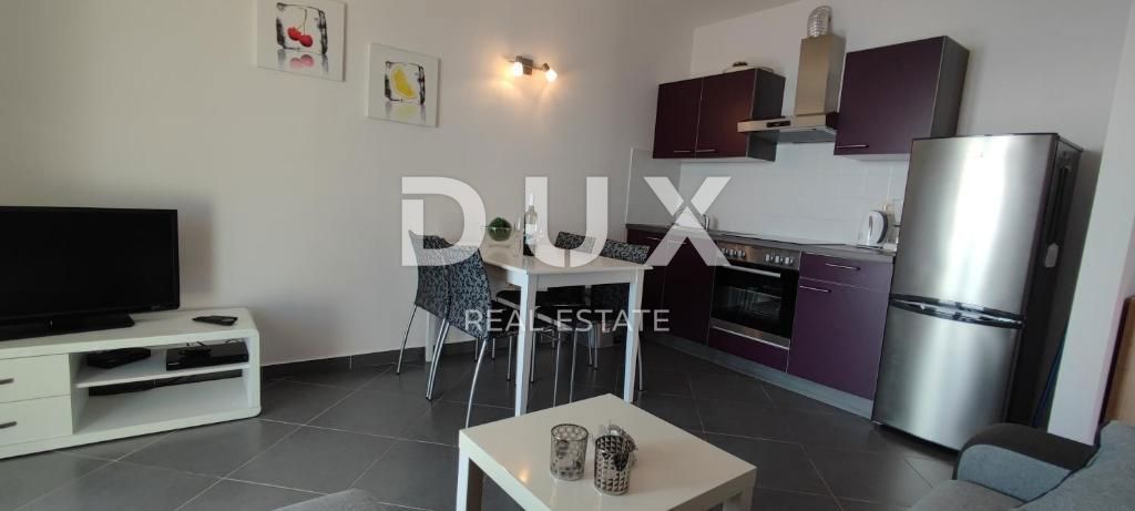 LOVRAN, LIGANJ - Hiša z vrhunskim vrtom in panoramskim pogledom na morje