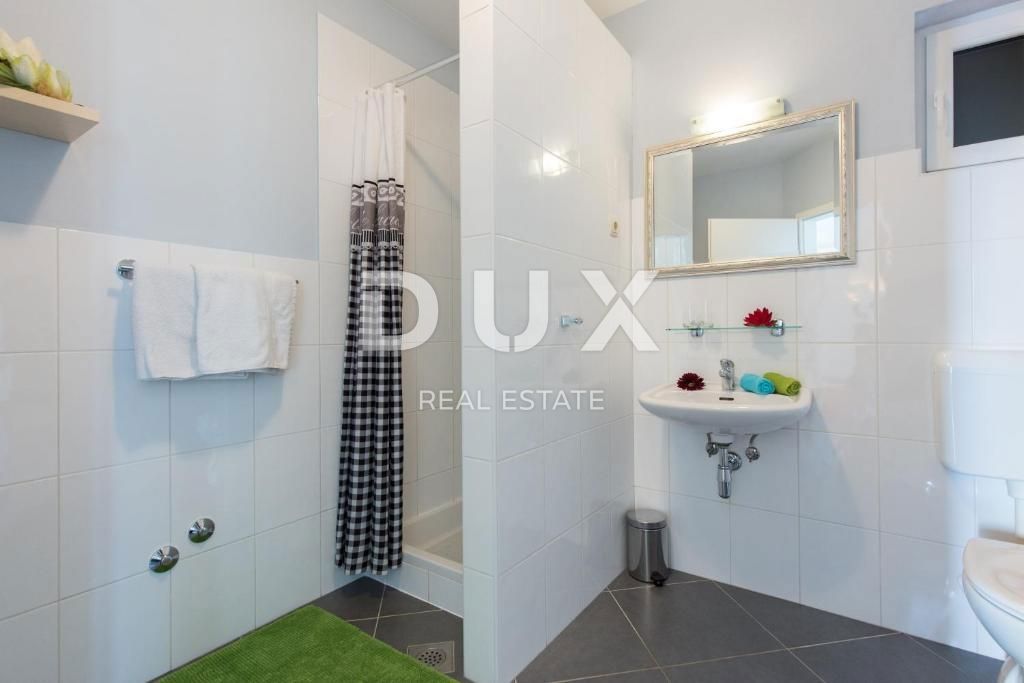 LOVRAN, LIGANJ - Hiša z vrhunskim vrtom in panoramskim pogledom na morje